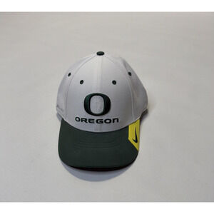 Oregon Ducks Hat Cap Fitted Mens One Size White Green NCAA Football Nike Dri-FIT